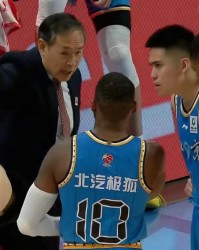 易倍体育app下载-上海男篮5分险胜北京，弗格36分杰曼15中3，王哲林24+17完爆周琦